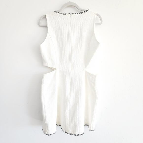 Zara White Tweed Cut Out Mini Dress with Contrast Stitching Cotton Blend Large - Picture 4 of 9